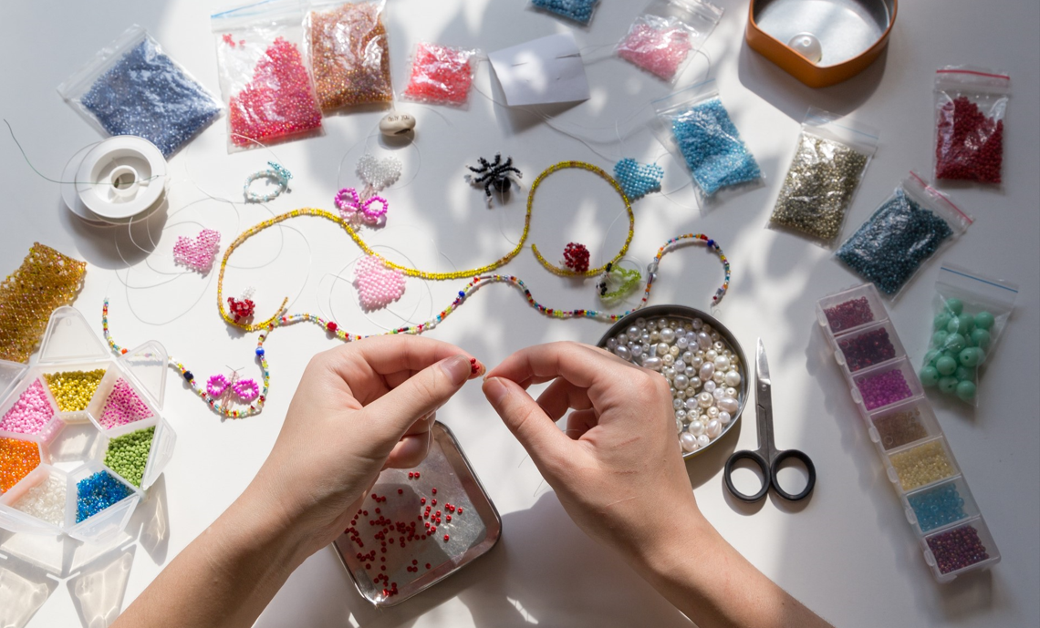 Join Menopaus'ull for an afternoon of Jewellery making!